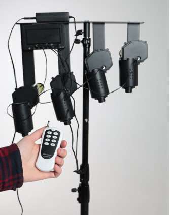 Радиоуправляемая электрическая система подъёма 4-х бумажных фонов B-4WA (только для бумажных фонов) на моторчиках и с пультом ди фото Fotogrifon